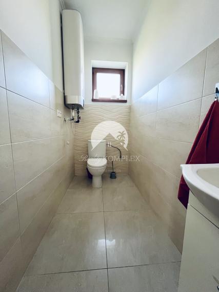 Reality KOMPLEX s.r.o., Vám ponúka na predaj moderný 4-izbový rodinný dom v obci Sokolce