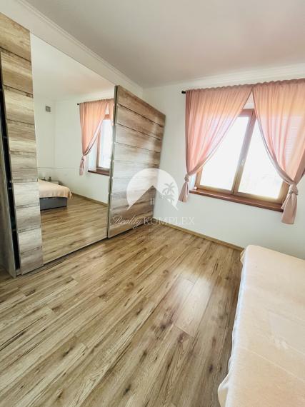 Reality KOMPLEX s.r.o., Vám ponúka na predaj moderný 4-izbový rodinný dom v obci Sokolce