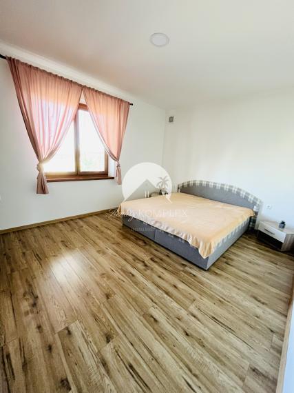 Reality KOMPLEX s.r.o., Vám ponúka na predaj moderný 4-izbový rodinný dom v obci Sokolce