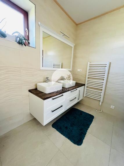 Reality KOMPLEX s.r.o., Vám ponúka na predaj moderný 4-izbový rodinný dom v obci Sokolce