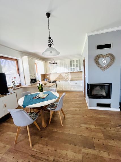 Reality KOMPLEX s.r.o., Vám ponúka na predaj moderný 4-izbový rodinný dom v obci Sokolce