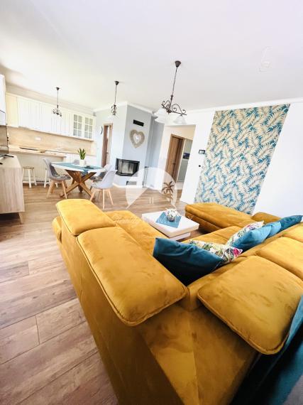 Reality KOMPLEX s.r.o., Vám ponúka na predaj moderný 4-izbový rodinný dom v obci Sokolce