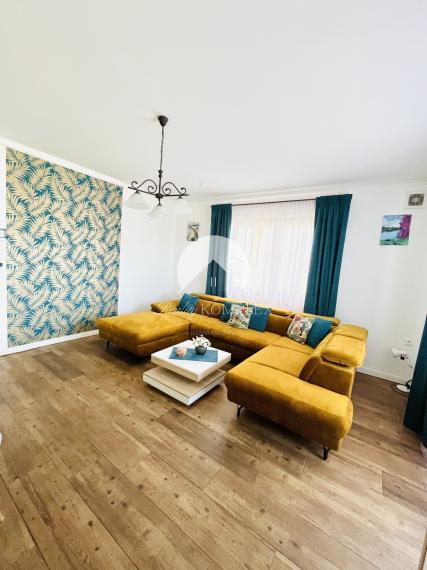 Reality KOMPLEX s.r.o., Vám ponúka na predaj moderný 4-izbový rodinný dom v obci Sokolce