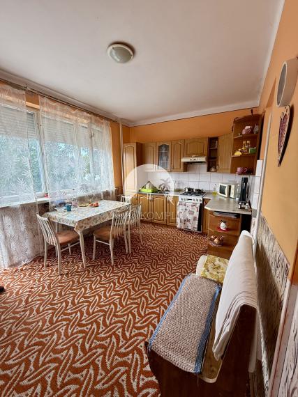 Reality KOMPLEX s.r.o. Vám EXKLUZÍVNE ponúka na predaj poschodový rodinný dom v obci Tešedíkovo!