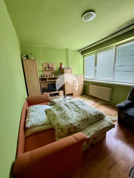 Reality KOMPLEX s.r.o. Vám EXKLUZÍVNE ponúka na predaj poschodový rodinný dom v obci Tešedíkovo!