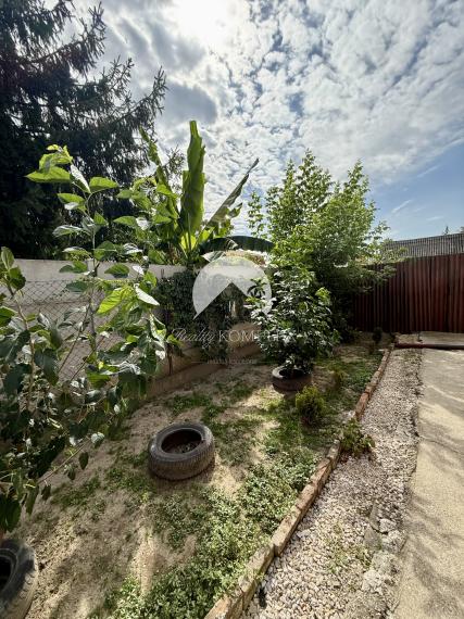 Reality KOMPLEX s.r.o. Vám EXKLUZÍVNE ponúka na predaj poschodový rodinný dom v obci Tešedíkovo!