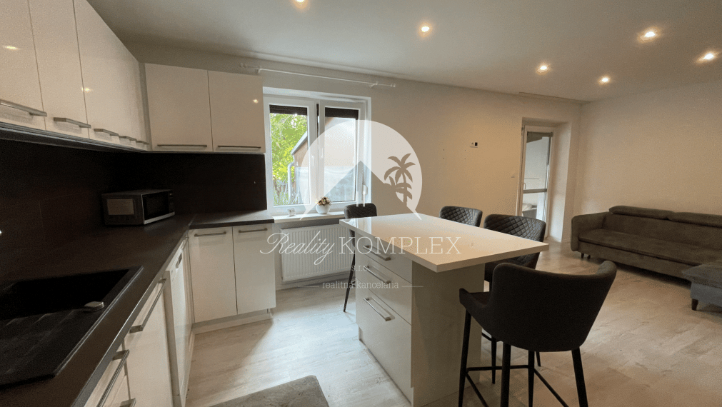 Reality KOMPLEX s.r.o. Vám ponúka rodinný dom s veľkým pozemkom vo Veľkom Blahove NA PREDAJ