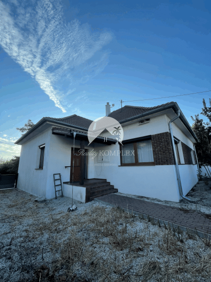 Reality KOMPLEX s.r.o. Vám ponúka rodinný dom s veľkým pozemkom vo Veľkom Blahove NA PREDAJ