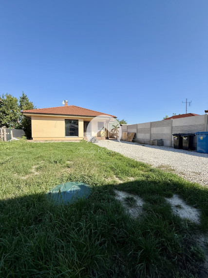 Reality KOMPLEX s.r.o. Vám ponúka na predaj rodinný dom v obci Okoč!