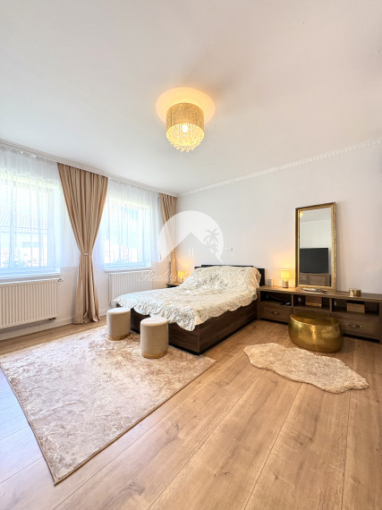 Reality KOMPLEX s.r.o., ponúka na PREDAJ luxusný nadštandardný rodinný dom s relaxačnou záhradou v tichej a obľúbenej lokalite FLORIDA VILLA PARK v meste Dunajská Streda !!!