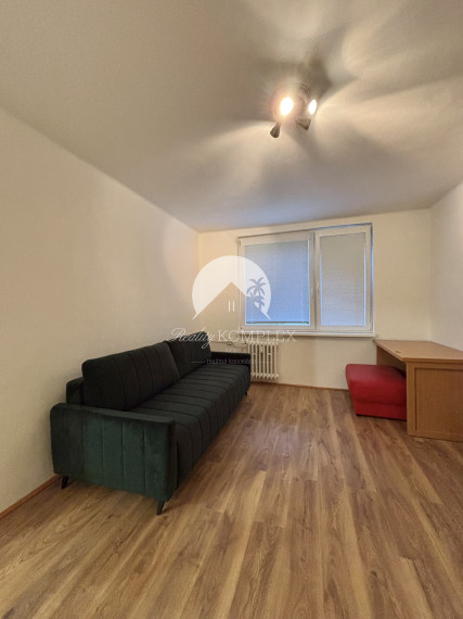 Iba u nás Vám Reality KOMPLEX s.r.o., ponúka na prenájom úplne rekonštruovaný 2 izbový byt v tichej lokalite Mesta Komárno.