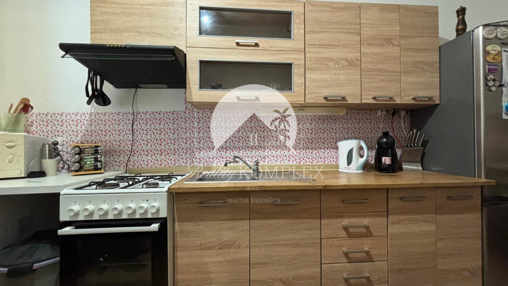 Reality KOMPLEX s.r.o. Vám EXKLUZÍVNE ponúka na predaj rodinný dom v meste Kolárovo