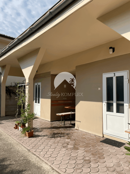 Reality KOMPLEX s.r.o. Vám ponúka apartmánový dom vo Veľkom Mederi