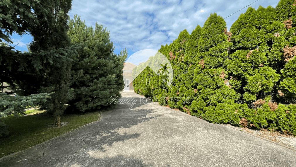 Reality KOMPLEX s.r.o. Vám ponúka apartmánový dom vo Veľkom Mederi