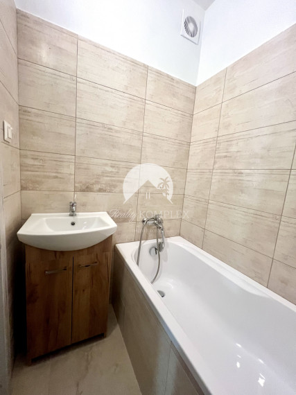 Reality KOMPLEX s.r.o. ponúka na PREDAJ kompletne zrekonštruovaný 2 izbový byt v Dunajskej Strede