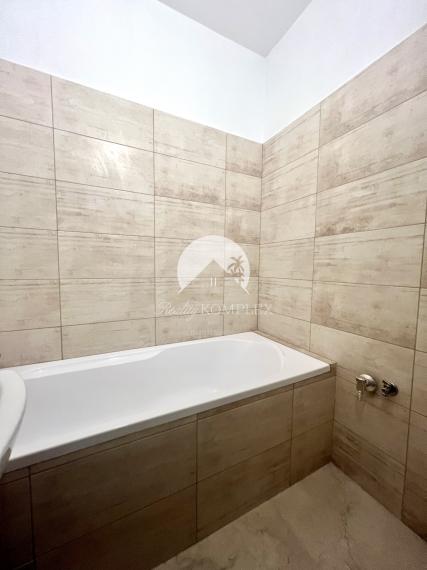 Reality KOMPLEX s.r.o. ponúka na PREDAJ kompletne zrekonštruovaný 2 izbový byt v Dunajskej Strede