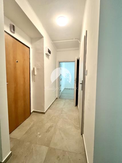 Reality KOMPLEX s.r.o. ponúka na PREDAJ kompletne zrekonštruovaný 2 izbový byt v Dunajskej Strede