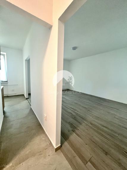 Reality KOMPLEX s.r.o. ponúka na PREDAJ kompletne zrekonštruovaný 2 izbový byt v Dunajskej Strede