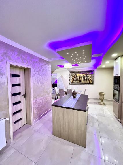 Reality KOMPLEX s.r.o. Vám ponúka na PREDAJ luxusnú vilu v obci Číčov