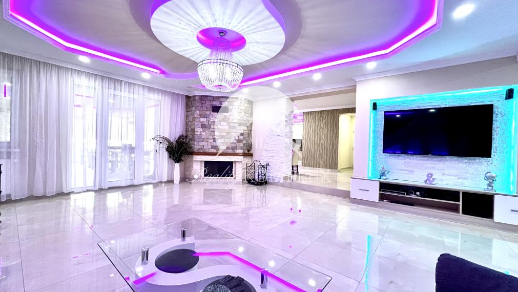 Reality KOMPLEX s.r.o. Vám ponúka na PREDAJ luxusnú vilu v obci Číčov