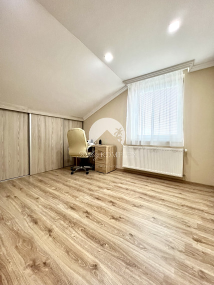 Reality KOMPLEX s.r.o. Vám ponúka na PREDAJ luxusnú vilu v obci Číčov