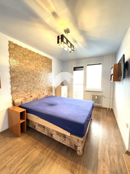 EXKLUZÍVNE U NÁS!!! MIMORIADNA INVESTIČNÁ PRÍLEŽITOSŤ!!!Reality KOMPLEX s.r.o. Vám ponúka na PREDAJ slnečný 3izbový byt s loggiou vo vyhľadávanej lokalite  Komárne za super cenu!!!