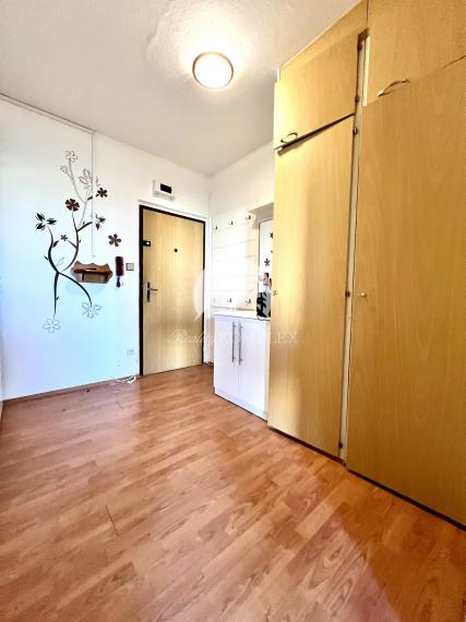 Reality KOMPLEX s.r.o. ponúka na PREDAJ 1 izbový byt v Komárne