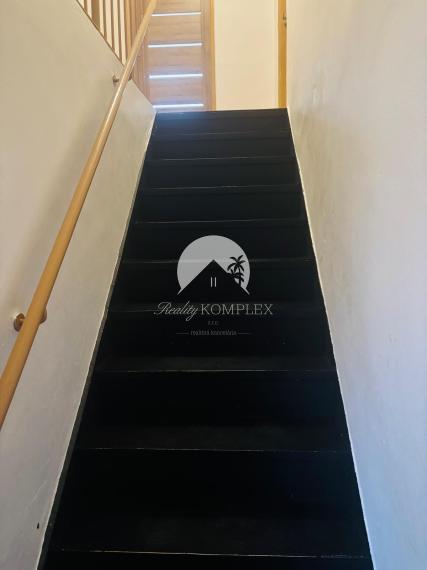 Reality KOMPLEX s.r.o Vám ponúka na predaj rodinný dom v obci Zlatná na Ostrove