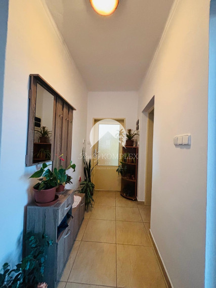 Reality KOMPLEX s.r.o. Vám ponúka exkluzívne na predaj rodinný dom v obci Zemianska Olča