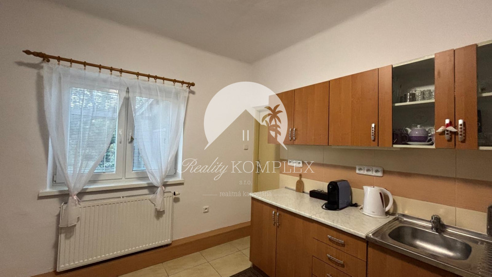 Reality KOMPLEX s.r.o. Vám ponúka exkluzívne na predaj rodinný dom v obci Zemianska Olča