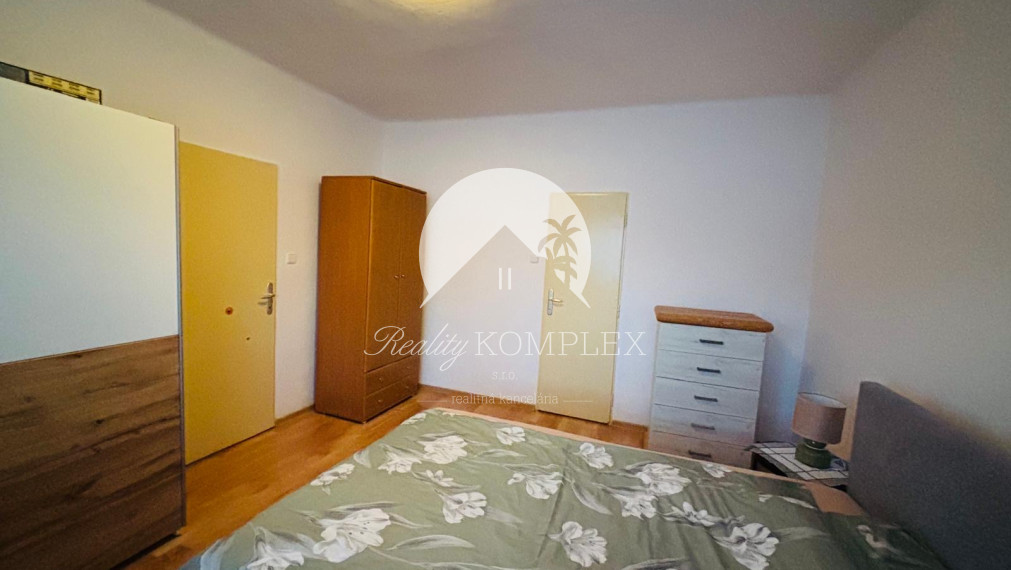 Reality KOMPLEX s.r.o. Vám ponúka exkluzívne na predaj rodinný dom v obci Zemianska Olča