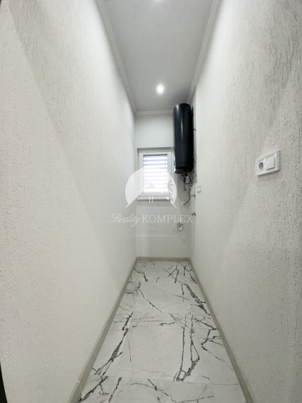 Reality KOMPLEX vám ponúka na predaj modernú novostavbu 5-izbového rodinného domu