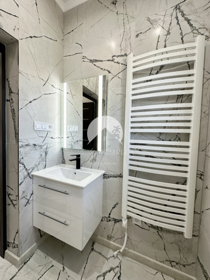 Reality KOMPLEX vám ponúka na predaj modernú novostavbu 3-izbového rodinného domu v Kolárove