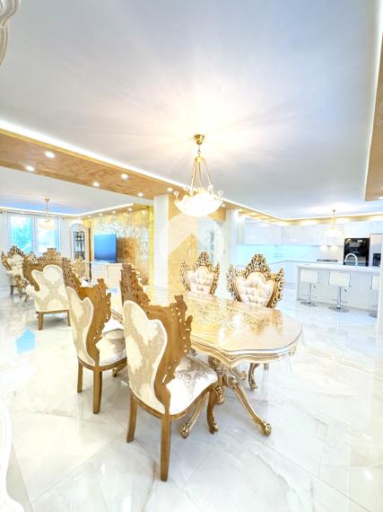 IBA U NÁS !!! Reality KOMPLEX s.r.o., ponúka na PREDAJ luxusný nadštandardný rodinný dom v tichej časti KOLÁROVA !!!