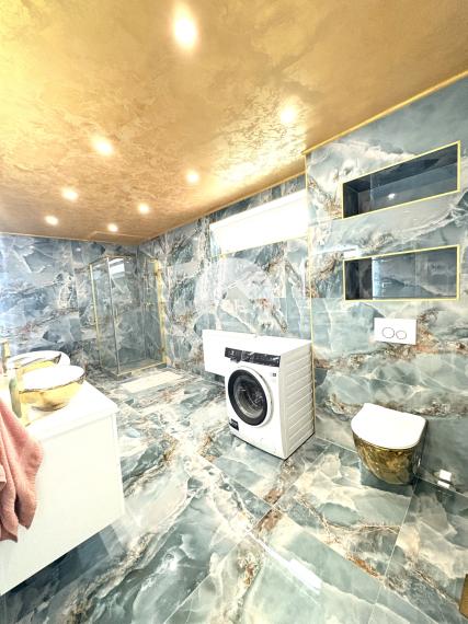 IBA U NÁS !!! Reality KOMPLEX s.r.o., ponúka na PREDAJ luxusný nadštandardný rodinný dom v tichej časti KOLÁROVA !!!