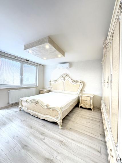 IBA U NÁS !!! Reality KOMPLEX s.r.o., ponúka na PREDAJ luxusný nadštandardný rodinný dom v tichej časti KOLÁROVA !!!