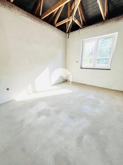 Reality KOMPLEX s.r.o., Vám ponúka na predaj moderný 4-izbový dom v obci Bodza