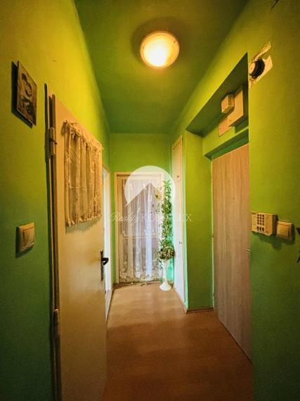 Reality KOMPLEX s.r.o. Vám EXKLUZÍVNE ponúka na predaj 2-izbový tehlový byt v Komárne