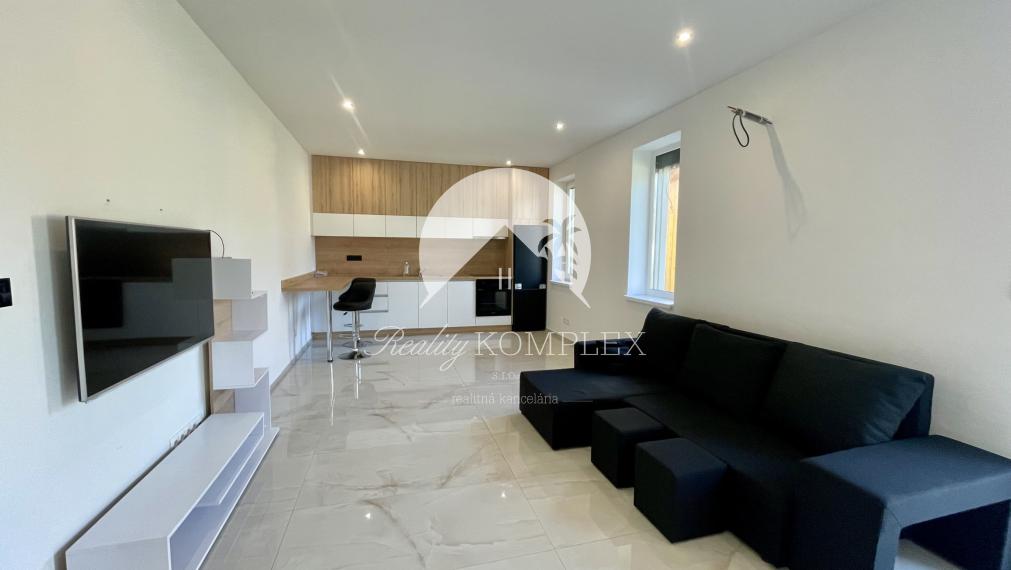 Na prenájom moderný 3-izbový dom v Masníkove