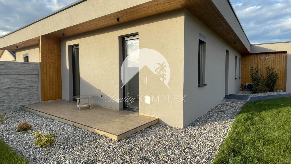 Na prenájom moderný 3-izbový dom v Masníkove