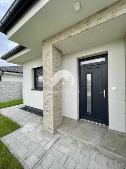 Reality KOMPLEX s.r.o. Vám ponúka modernú 4-izbovú novostavbu v Dunajskej Strede