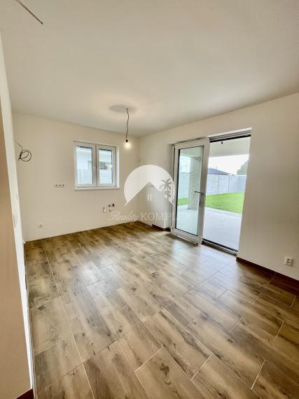 Reality KOMPLEX s.r.o. Vám ponúka modernú 4-izbovú novostavbu v Dunajskej Strede