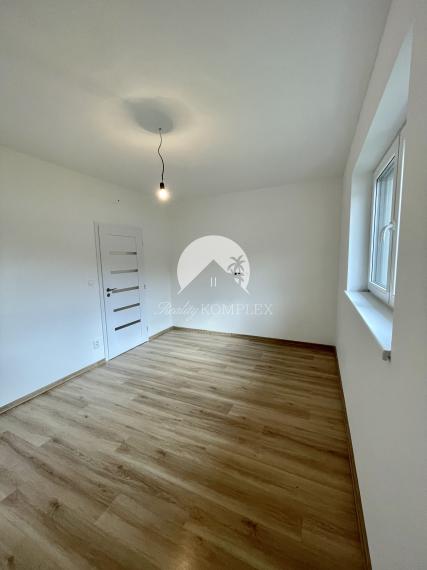 Reality KOMPLEX s.r.o. Vám ponúka modernú 4-izbovú novostavbu v Dunajskej Strede