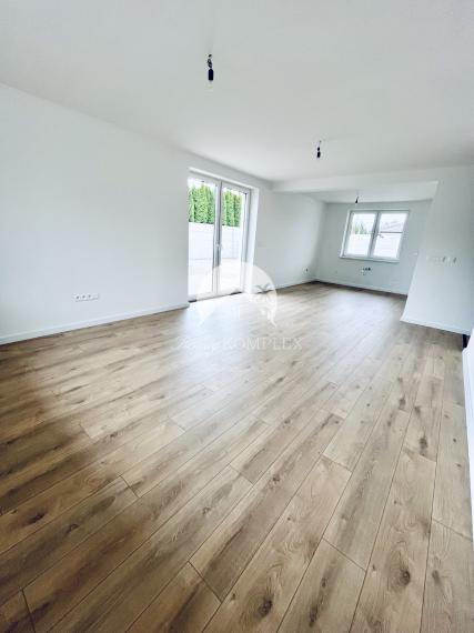 Reality KOMPLEX s.r.o., Vám ponúka na predaj moderný 4-izbový bungalov v Topoľníkoch