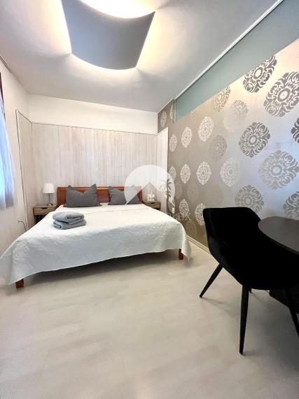 Reality KOMPLEX s.r.o., Vám EXKLUZÍVNE ponúka NA PRENÁJOM moderný 2 izbový byt v absolútnom centre mesta Komárna na Nádvorí Európy!