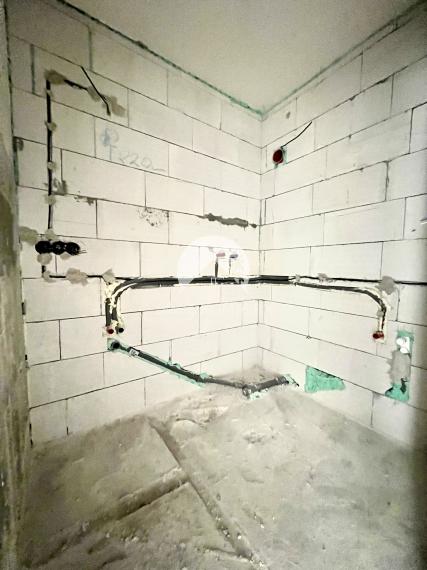 Reality KOMPLEX s.r.o. ponúka na predaj priestranný 1-izbový byt v Komárne