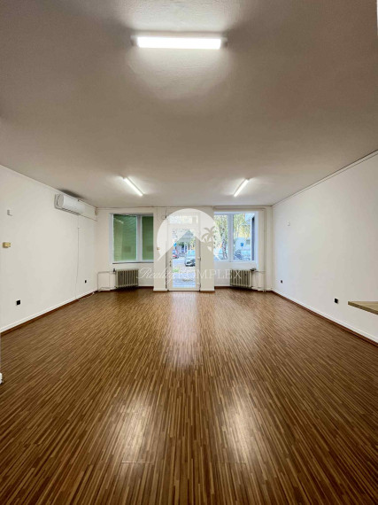 Reality KOMPLEX s.r.o., Vám ponúka na prenájom nebytový priestor v meste Komárno.