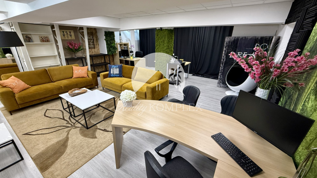 Reality KOMPLEX s.r.o. Vám ponúka na prenájom plne zariadený priestor nachádzajúci sa priamo v centre Komárna.