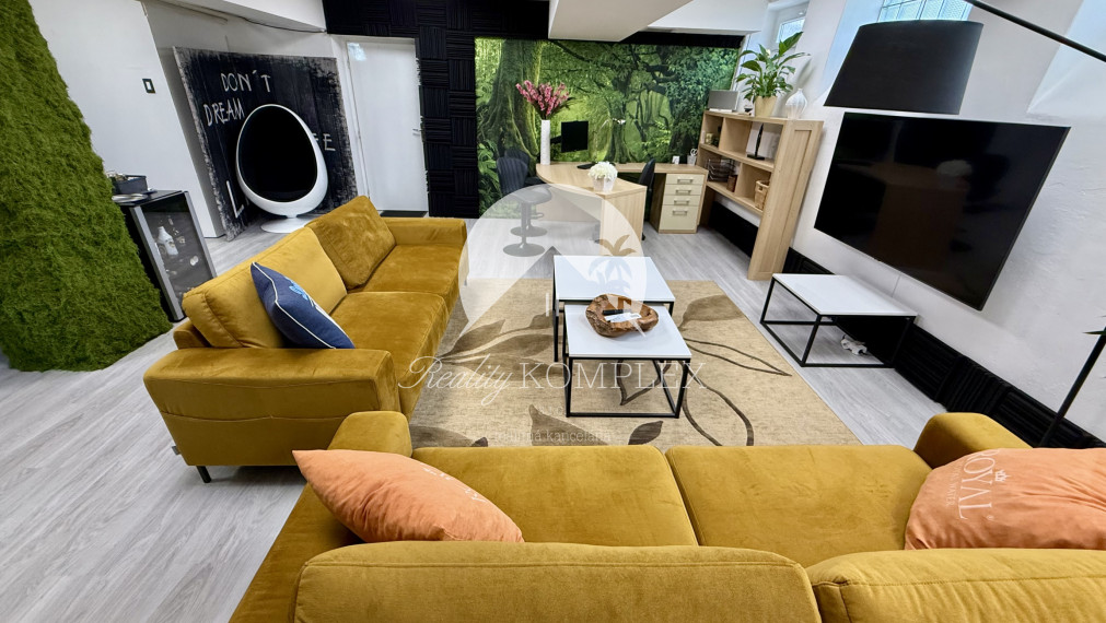 Reality KOMPLEX s.r.o. Vám ponúka na prenájom plne zariadený priestor nachádzajúci sa priamo v centre Komárna.