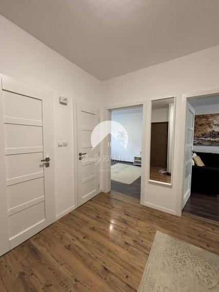 Reality KOMPLEX s.r.o. ponúka na PRENÁJOM pekný 2 izbový byt v Komárne